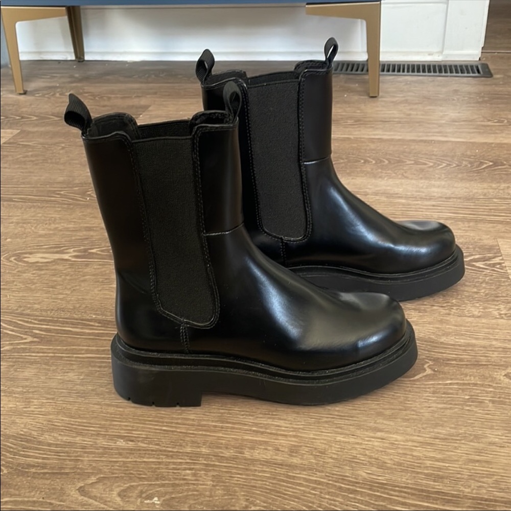 H&M BLACK BOOTS SIZE 8